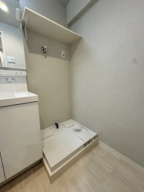 View Heights In Front Of Itabashi Ward Office - Interior - ["Flooring", "Floor", "Plumbing fixture"]