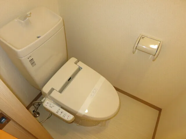 NST BuildingⅢ - Interior - ["Toilet seat", "Toilet", "Plumbing fixture"]