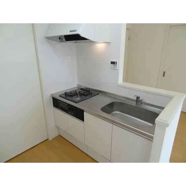 Comodia Misuzu - Interior - ["Kitchen sink", "Cabinetry", "Tap"]