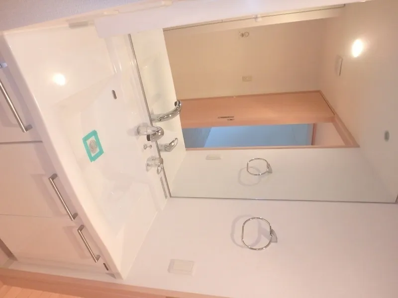 Esty Maison Toyosu Residence - Interior - ["Floor", "Plumbing", "Plumbing fixture"]