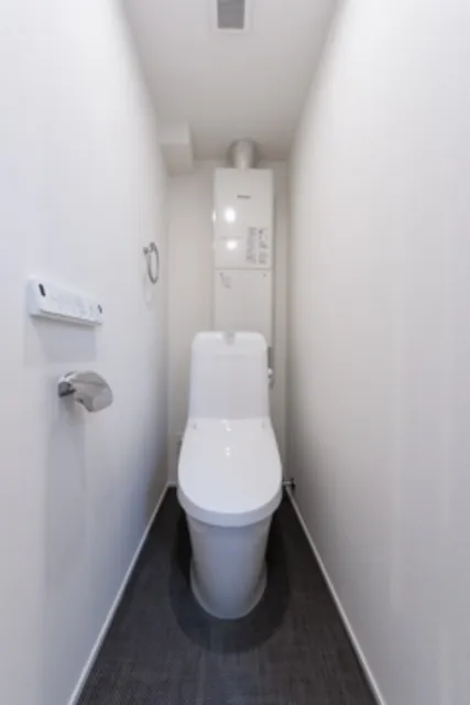 EDIT Ochanomizuma Koizaka - Interior - ["Toilet seat", "Toilet", "Plumbing fixture"]