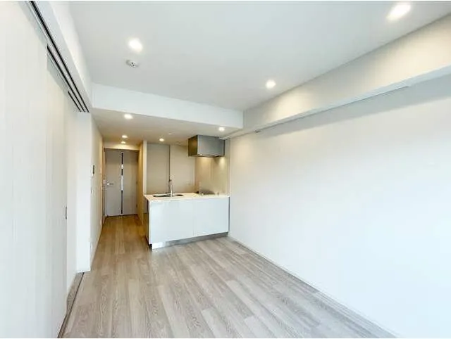 IPSE Yoyogi Uehara - Interior - ["Floor", "Flooring", "Ceiling"]