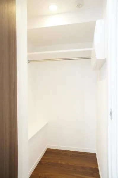 Yatsuyama Sanwa House - Interior - ["Flooring", "Wall", "Floor"]