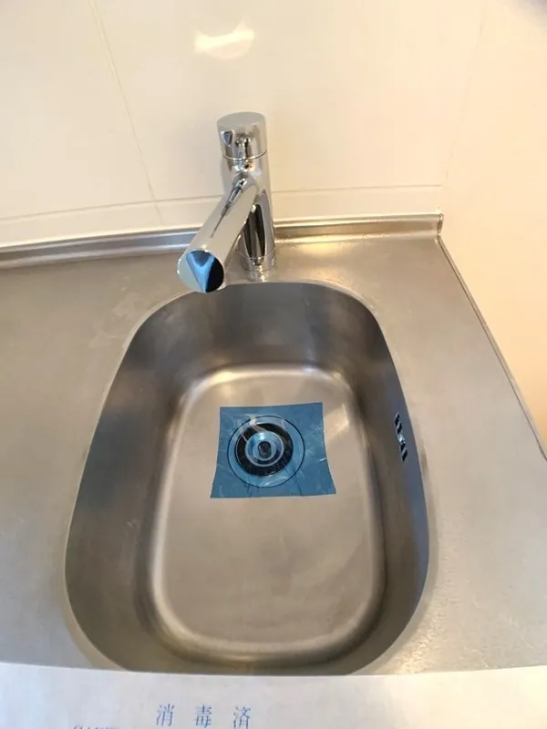 Due Sugamo - Interior - ["Silver", "Plumbing fixture", "Sink"]