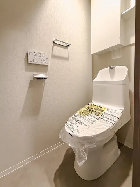 Brookside Residence Kiba - Interior - ["Toilet seat", "Toilet", "Flooring"]