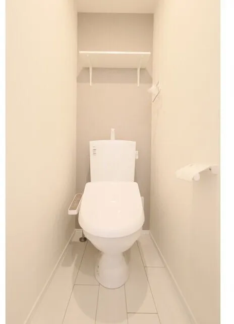 Option Sakashita - Interior - ["Toilet seat", "Toilet", "White"]