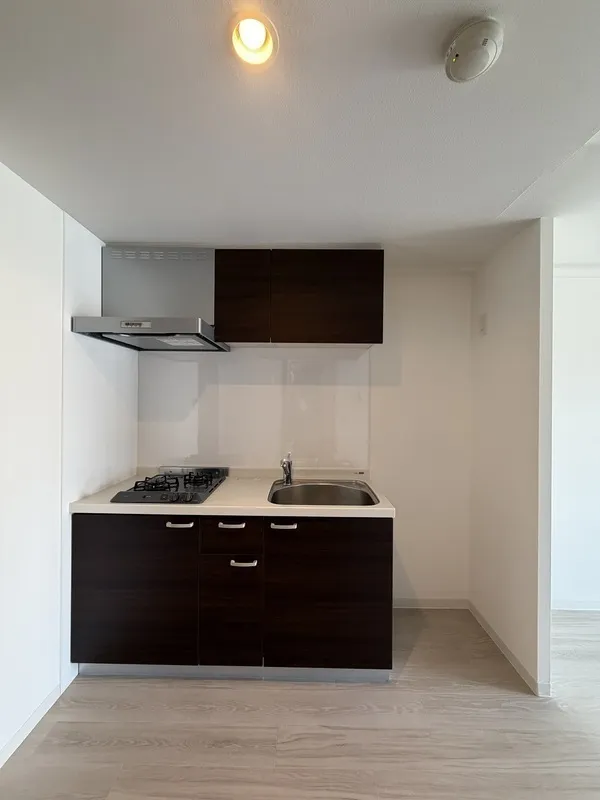 BLAU Honmachi Higashi - Interior - ["Floor", "Flooring", "Apartment"]