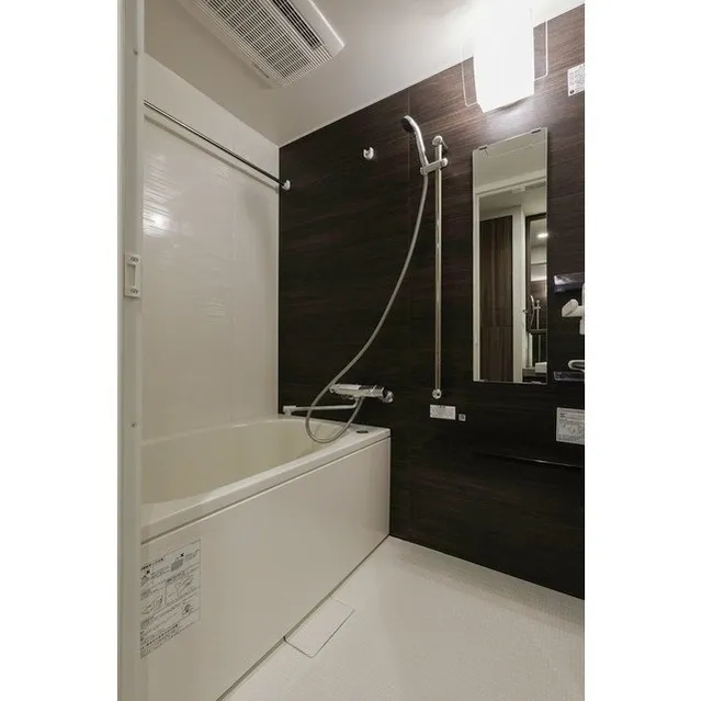 Lien Gotenyama - Interior - ["Building", "Shower head", "Tap"]