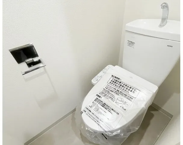 Presence Shinjuku Nakaochiai Media - Interior - ["Toilet seat", "Plumbing fixture", "Toilet"]