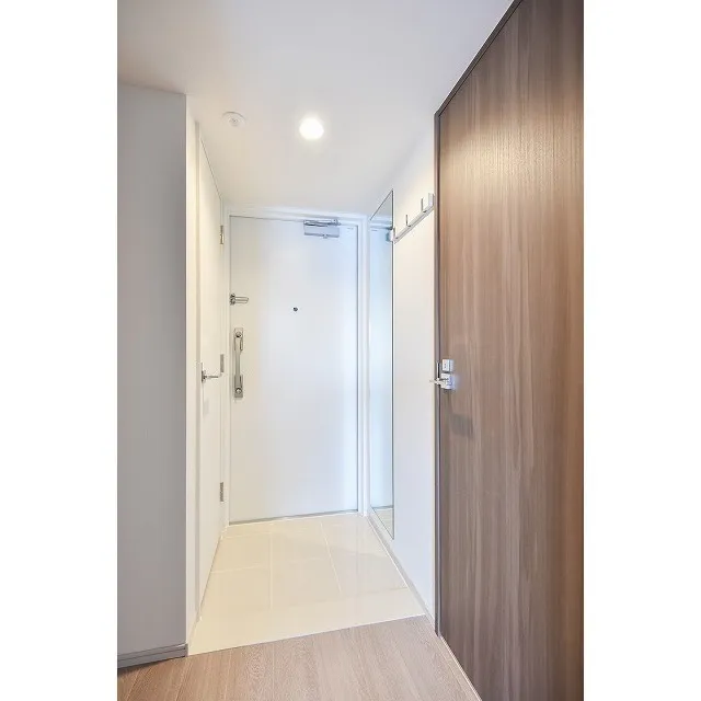 Comforia Morishita Riverside - Interior - ["Fixture", "Building", "Door"]