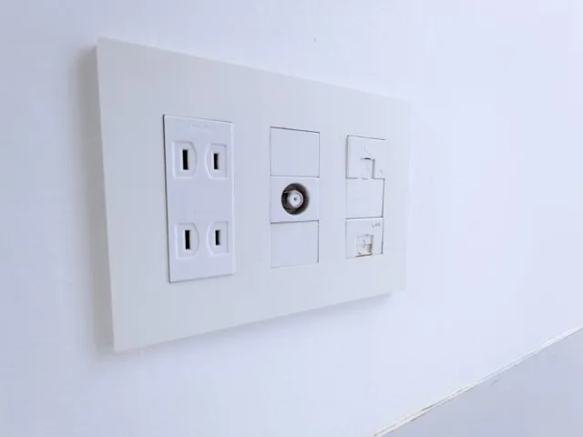 Faret Yoyogi Uehara - Interior - ["Wall Socket", "Technology", "AC power plugs and sockets"]