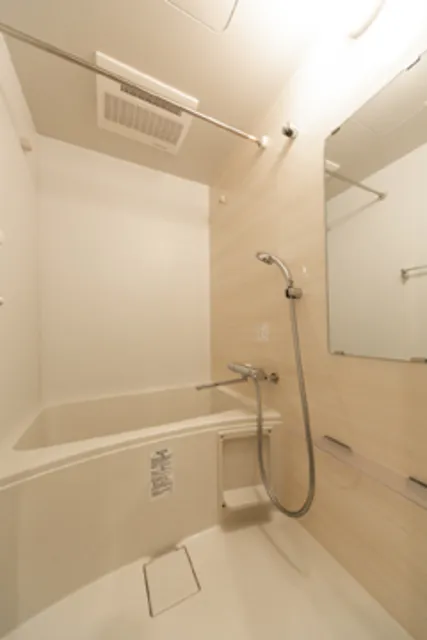 Rise Yoyogi III - Interior - ["Shower head", "Plumbing fixture", "Shower"]