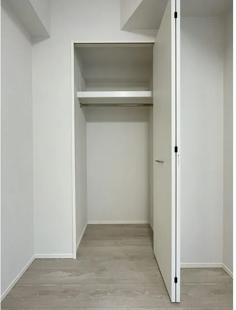 Daffitto Kinshicho - Interior - ["Wall", "Flooring", "Wood"]