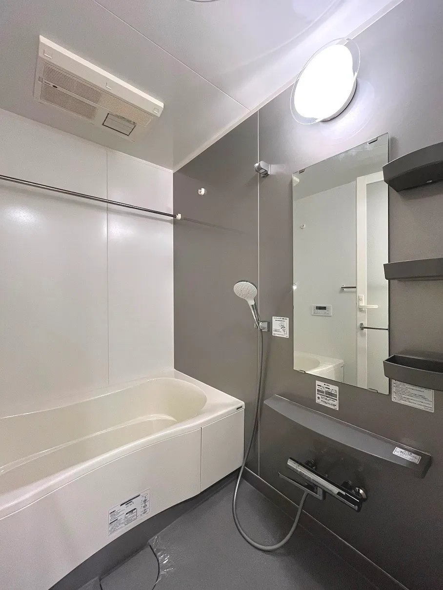 Esty Maison Kinshicho II - Interior - ["Plumbing fixture", "Bathroom", "Flooring"]