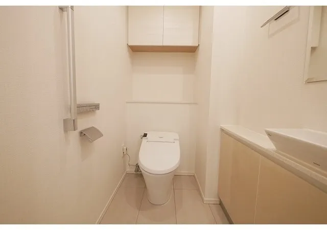 Comforia Shinjuku East Side Tower - Interior - ["Flooring", "Floor", "Plumbing fixture"]