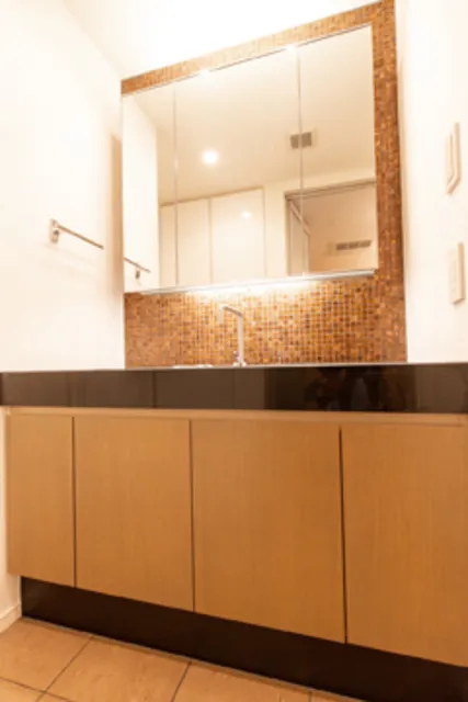 Park Court Akasaka The Tower - Interior - ["Property", "Cabinetry", "Room"]