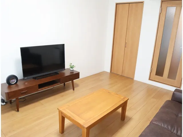 Makes Design Yoga - Interior - ["Furniture", "Flooring", "Wood flooring"]
