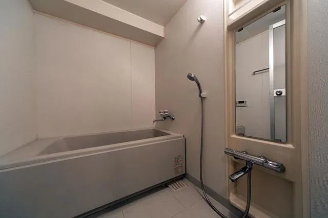 Astelion Shoto - Interior - ["Plumbing fixture", "Flooring", "Floor"]