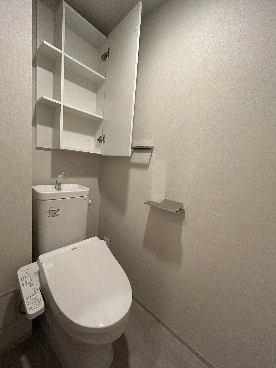 Blanchiesta Kiba - Interior - ["Plumbing fixture", "Flooring", "Floor"]