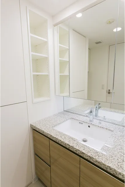 City Current Daikanyama - Interior - ["Mirror", "Tap", "Sink"]
