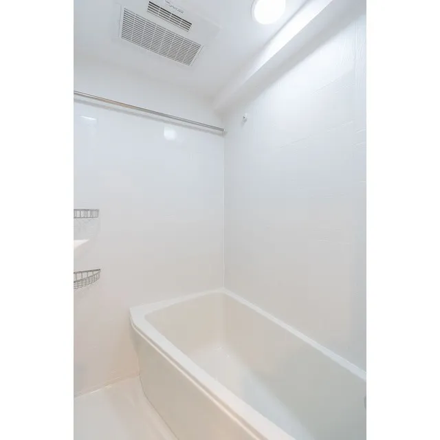 Comforia Oji - Interior - ["Building", "Bathtub", "Fixture"]