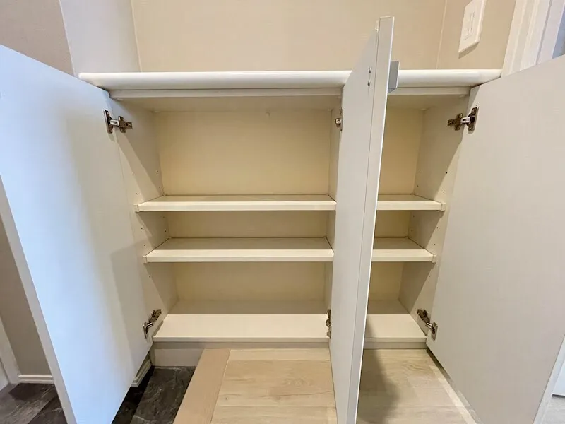 Residia Tsukishima II - Interior - ["Shelf", "Shelving", "Wood"]