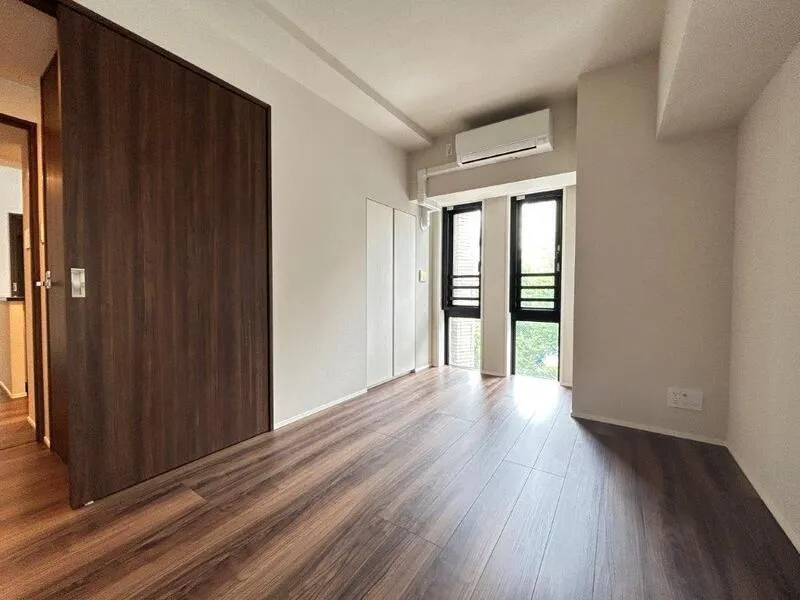 Doue Waseda - Interior - ["Flooring", "Wood flooring", "Floor"]