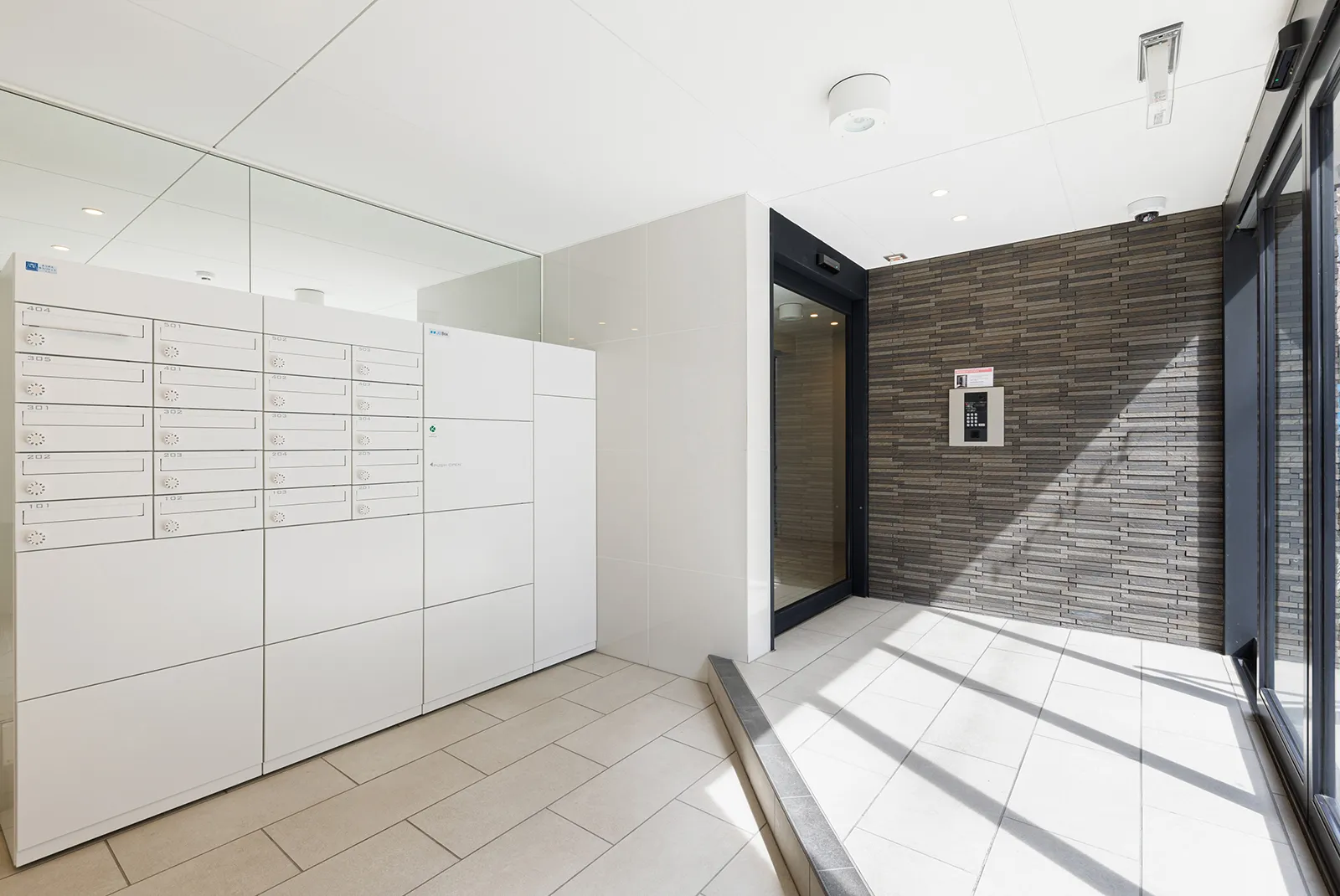 Hmlet Kamata - Exterior - []