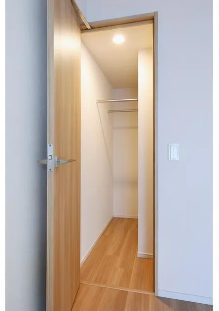 BLESS Kuramae - Interior - ["Fixture", "Door", "Wood"]