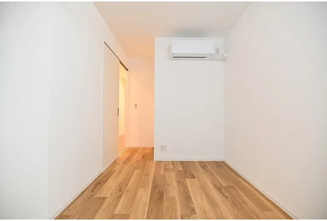 False Class Takadanobaba - Interior - ["Flooring", "Wood flooring", "Floor"]