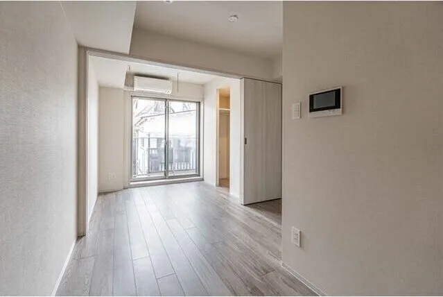 LUMIEC HONCHO EAST - Interior - ["Flooring", "Floor", "Apartment"]