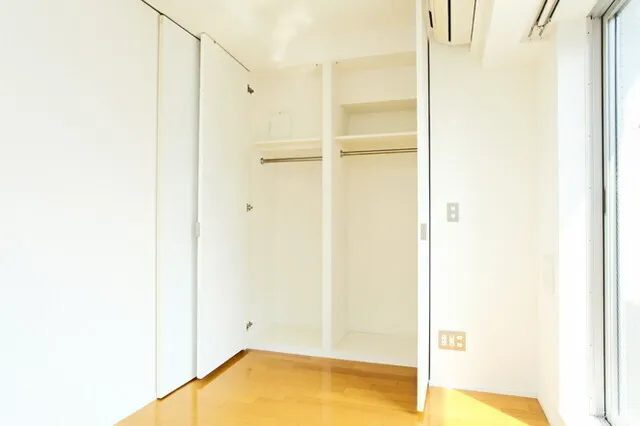 Comforia Nishi Shinjuku - Interior - ["Flooring", "Wall", "Floor"]