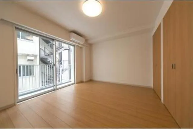 UTA HOUSE - Interior - ["Building", "Window", "Fixture"]