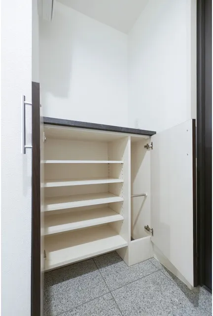 TK Flats Shibuya - Interior - ["Wood", "Flooring", "Interior design"]