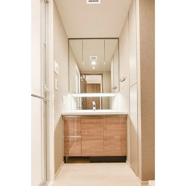 Comforia Morishita Riverside - Interior - ["Cabinetry", "Furniture", "Product"]