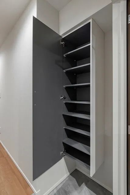 Court Residence Minami Otsuka - Interior - ["Wood", "Interior design", "Flooring"]