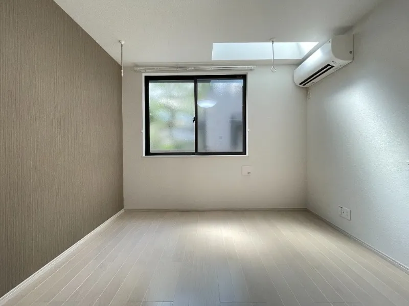 Mare Meidaimae II - Interior - ["Wood", "Flooring", "Floor"]