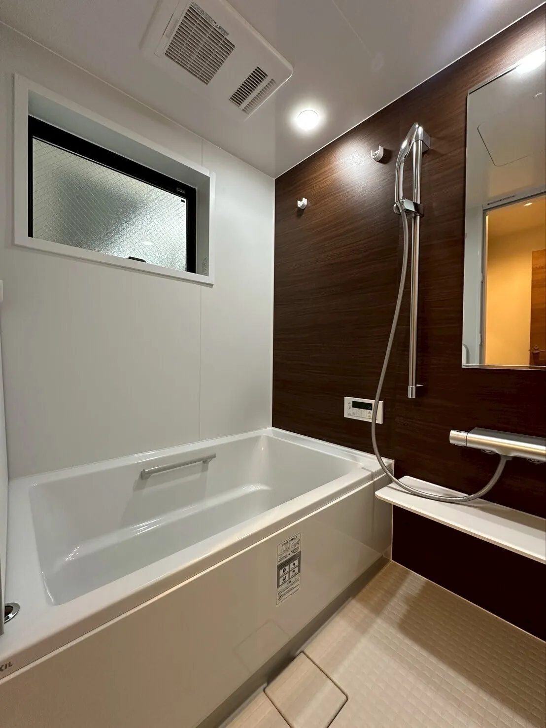 Casa Momo Shirokane - Interior - ["Plumbing fixture", "Interior design", "Flooring"]
