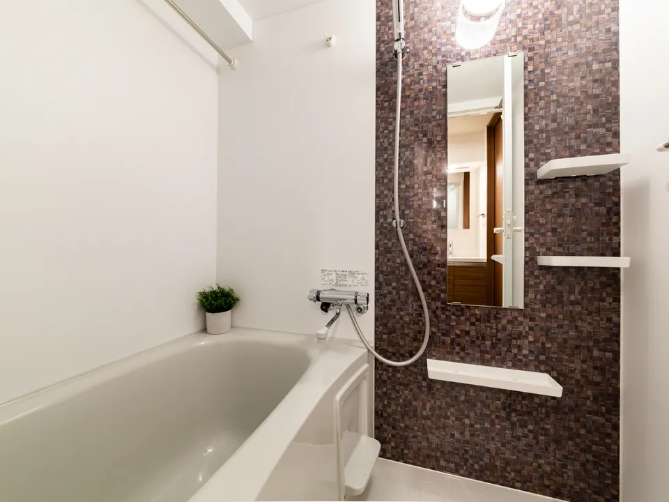 Hmlet Higashi-Shinjuku - Interior - ["Bathroom", "Plumbing fixture", "Flooring"]