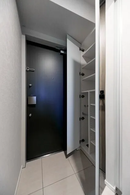 Urbanex Ueno - Interior - ["Flooring", "Door", "Interior design"]