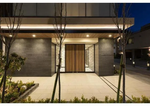 L ・ BASE Oshiage North - Exterior - []