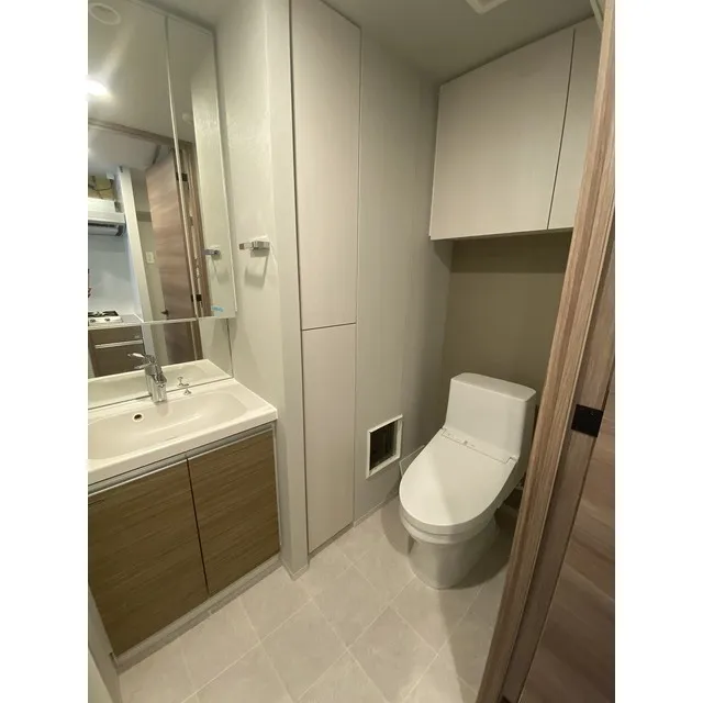 Bows Flats Shinagawa Oimachi - Interior - ["Mirror", "Plumbing fixture", "Tap"]