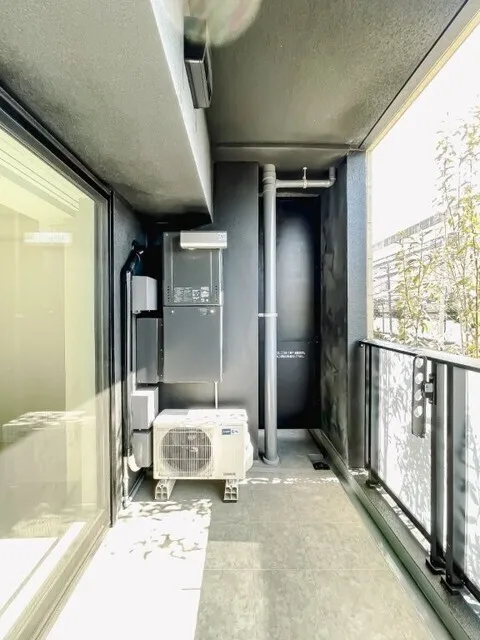Brookside Residence Kiba - Interior - ["Glass", "Composite material", "Apartment"]