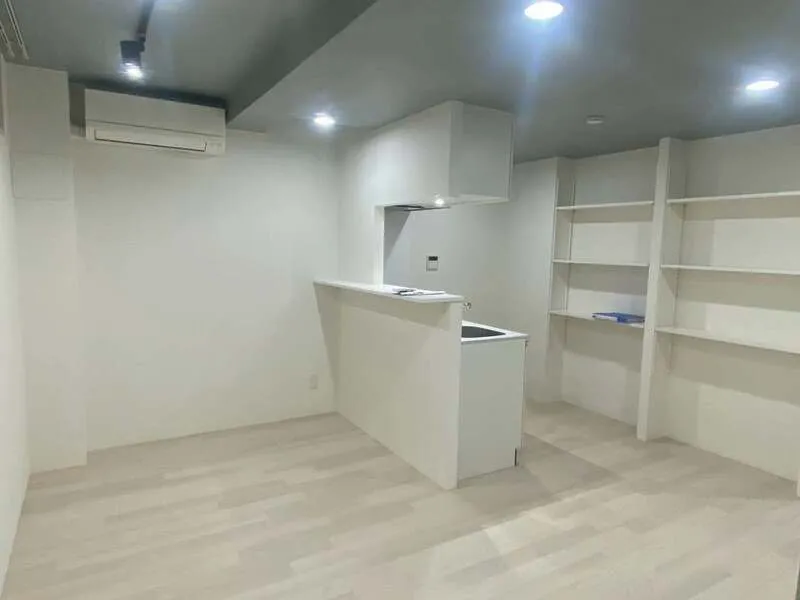 Aglaia Meguro Chuo (formerly Criola Mode Gakugei Daigaku I) - Interior - ["Flooring", "Wood", "Floor"]