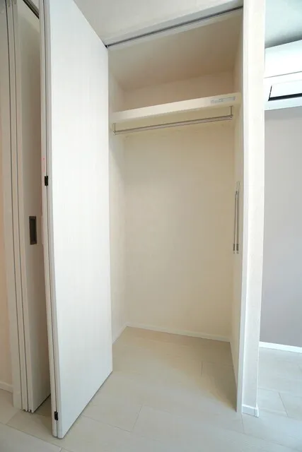 CREATIF Bunkyo Sendagi - Interior - ["Wood", "Flooring", "Floor"]