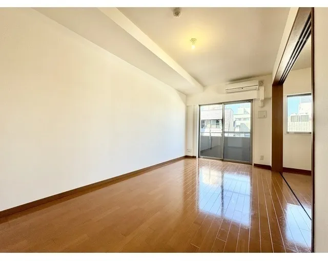 Rivere Ikebukuro - Interior - ["Flooring", "Floor", "Wood"]