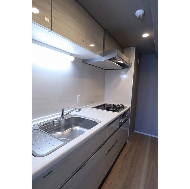 Comforia Monzennakacho South - Interior - ["Cabinetry", "Tap", "Countertop"]