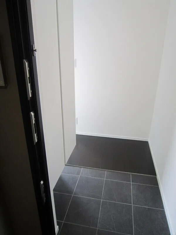 Court Hills Hiroo Minami - Interior - ["Flooring", "Floor", "Composite material"]