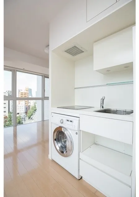 Comforia Shirokane-Takanawa - Interior - ["Room", "Property", "Laundry room"]