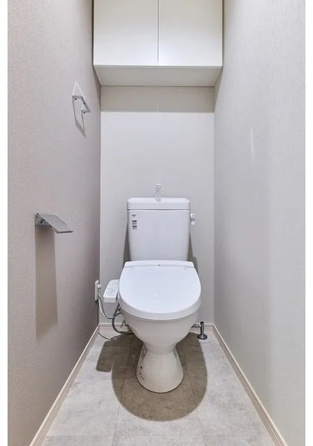 Gran Casa Hikifune II - Interior - ["Toilet seat", "Toilet", "Bathroom"]